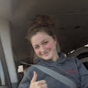 Meet your Posher, Chloe